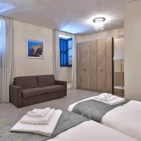 The - Piazza 4*