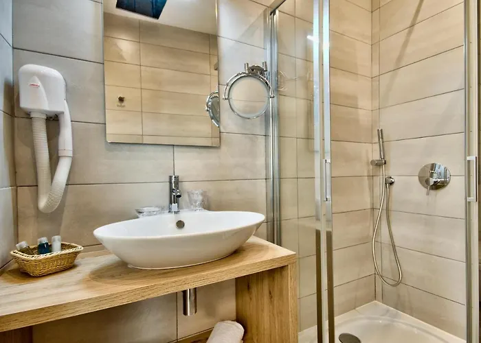 The - Piazza Nocleg ze śniadaniem 4*