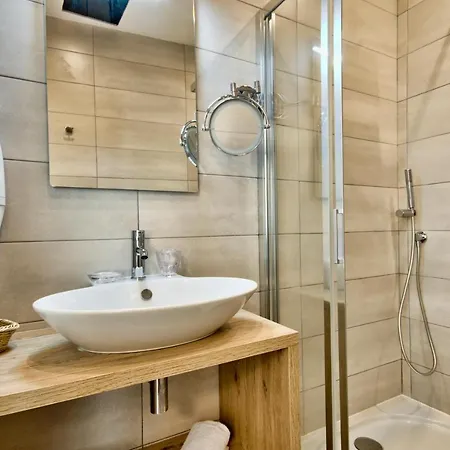 The - Piazza Bed & Breakfast 3*