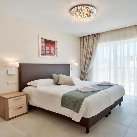 The - Piazza 3*