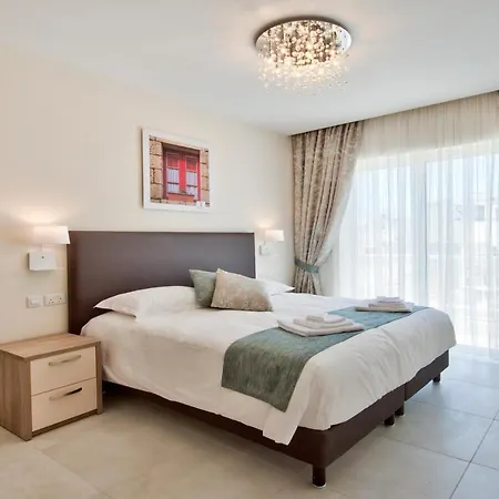 The - Piazza 4*