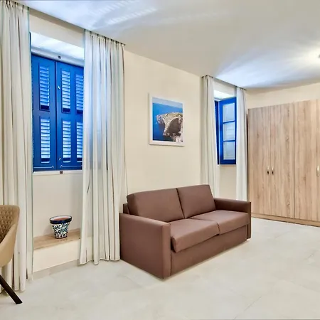 The - Piazza Bed & Breakfast 3*