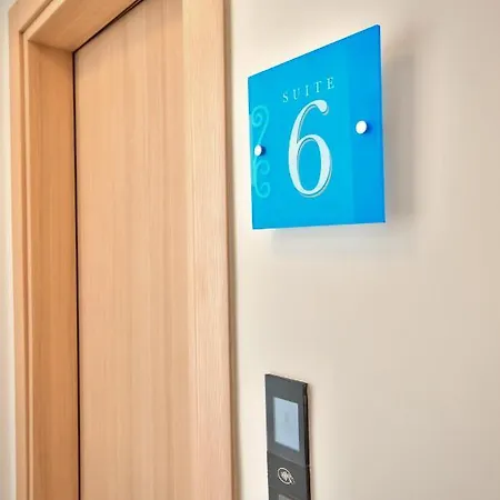 The - Piazza فندق مبيت وإفطار