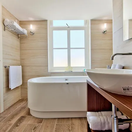 The - Piazza Bed & Breakfast 3*