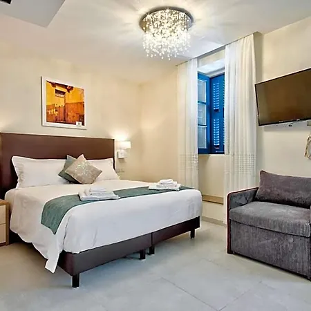 The - Piazza Oda ve Kahvaltı 4*