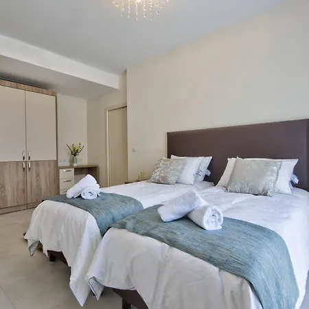 The - Piazza 4* Kirkop